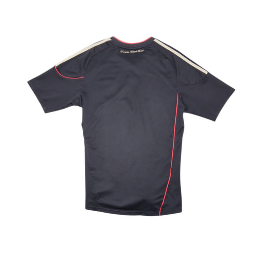 Back view of 2010/11 Germany away football shirt showing plain back and adidas shoulder stripes