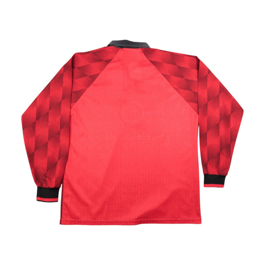 Manchester United 1996-98 Umbro home shirt, back view showing plain red back