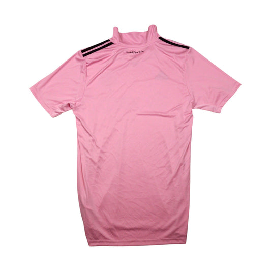 Back of 2023/24 Inter Miami CF pink home shirt showing plain back with printed phrase below collar