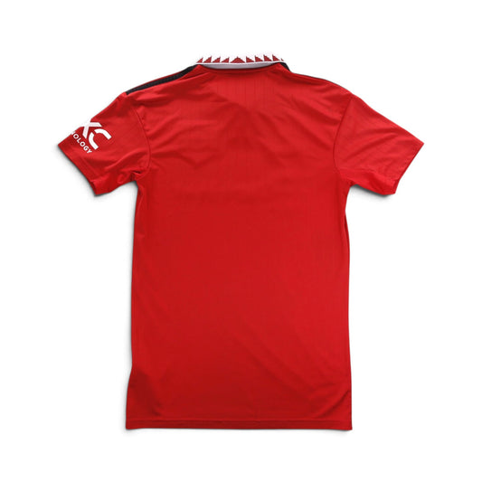 Back of 2022/23 Manchester United home shirt, plain red with no name or number