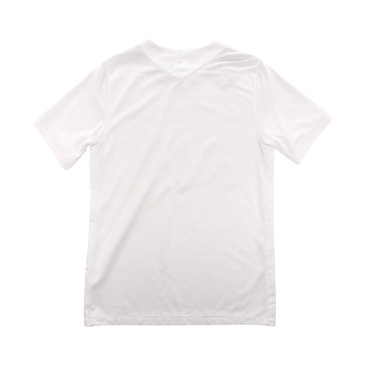 Back of white Tottenham Hotspur 2021/22 home shirt showing plain V-neck collar