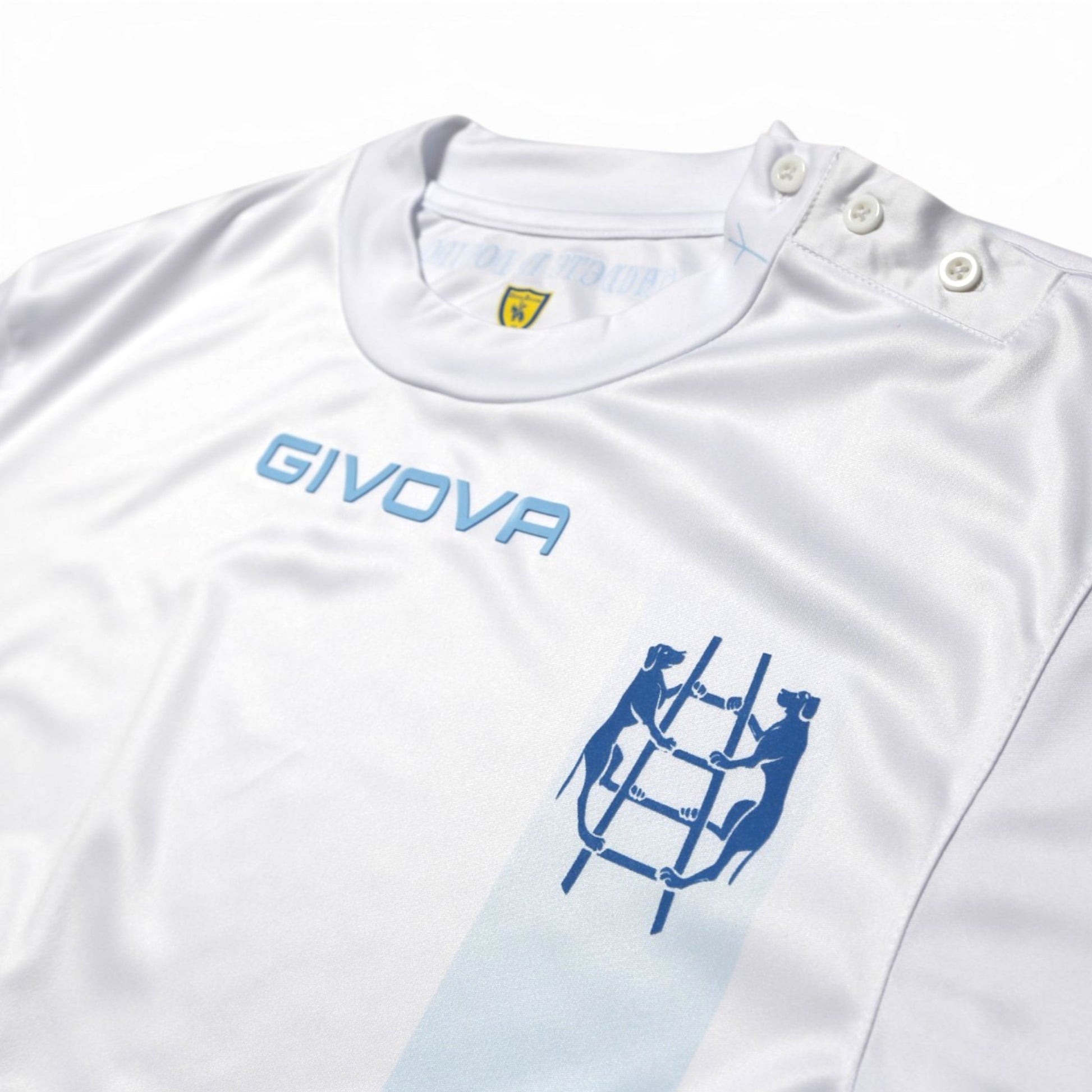 Close-up of Chievo Verona away shirt collar, Givova logo, and crest print
