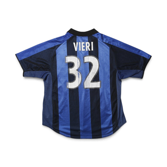 Back of Inter Milan 2001-02 home shirt showing Vieri #32 print