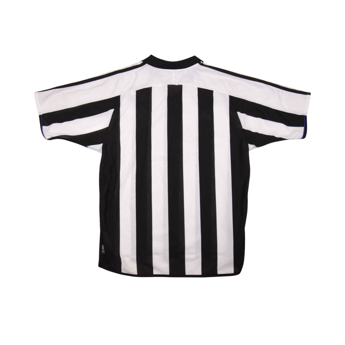 2004/05 Newcastle United home shirt back, plain black and white stripes