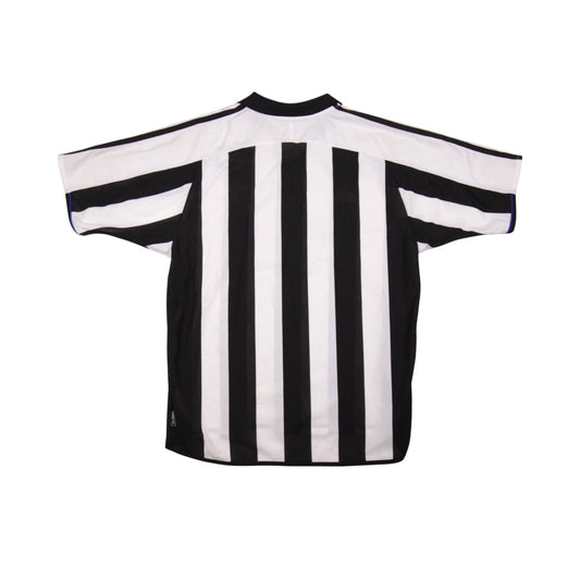 2004/05 Newcastle United home shirt back, plain black and white stripes