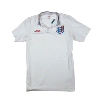 Front of white 2009/10 England home shirt by Umbro with three lions crest
