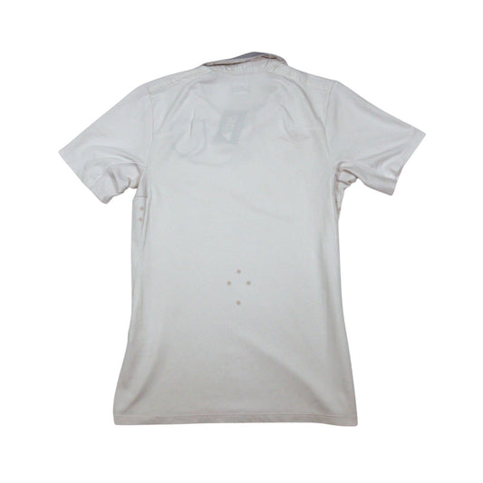 Back of 2009/10 England home shirt showing plain white body