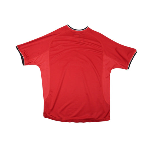 2000/02 Manchester United home shirt back view, plain red with no name or number