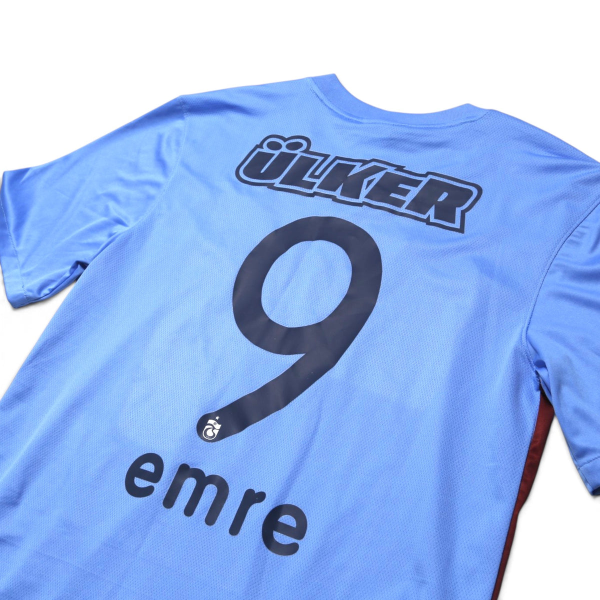 Close-up of Emre Güral #9 print on Trabzonspor 2012/13 home shirt