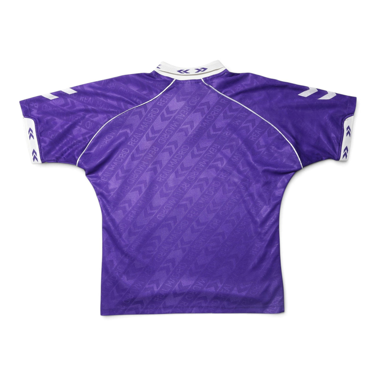 Close-up of 1993/94 Real Madrid away shirt collar, crest and Teka sponsor detail