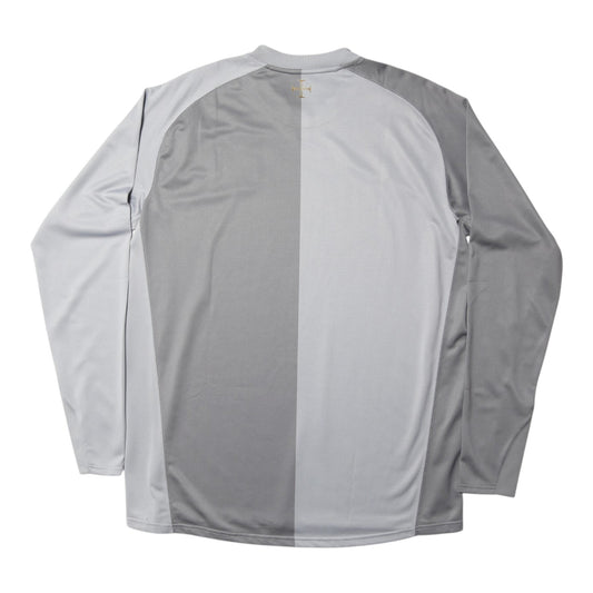 Back view of 2006/07 Portugal goalkeeper shirt showing long sleeves and gold cross motif