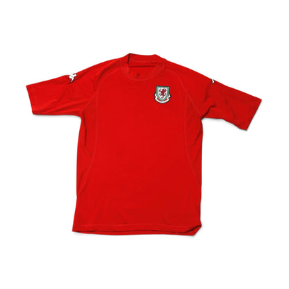 Close-up of Wales home shirt collar with Forever Vintage swing tag and crest, 2004/05 season
