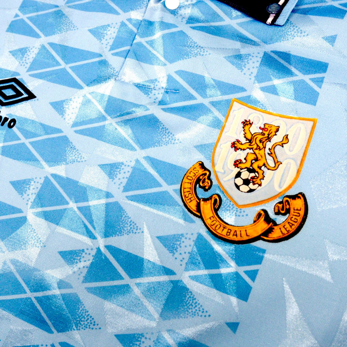 Close-up of the crest on the 1990 Scottish Football League centenary shirt