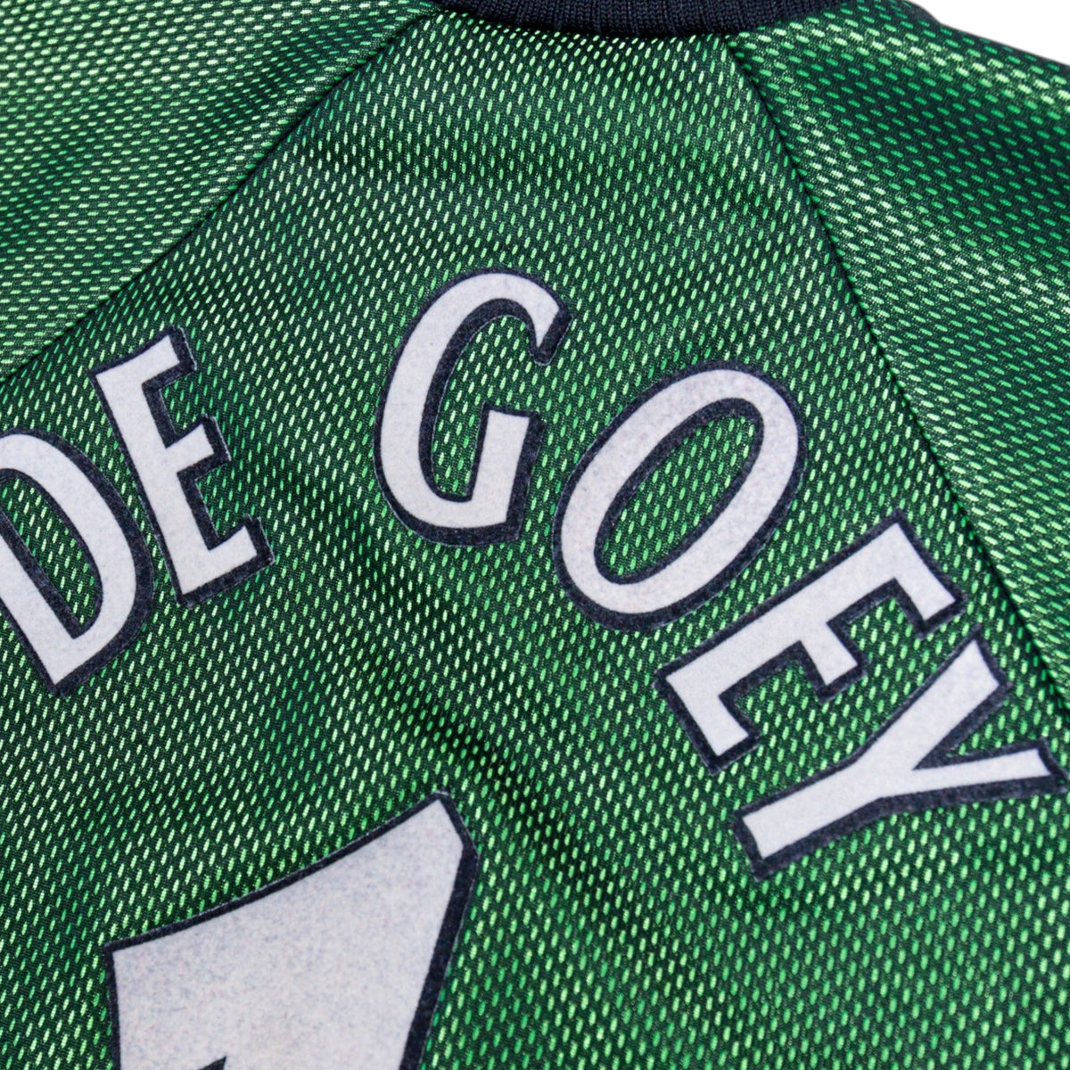 Close-up of De Goey name print and collar on the back