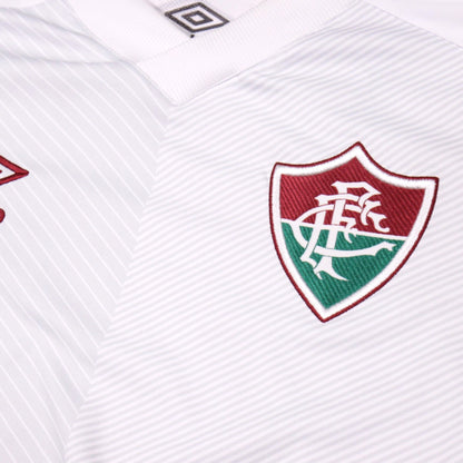 Close-up of the Fluminense club crest on the away shirt