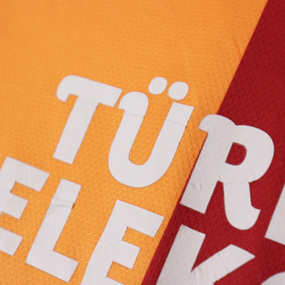 Close-up of the Türk Telekom sponsor print lettering