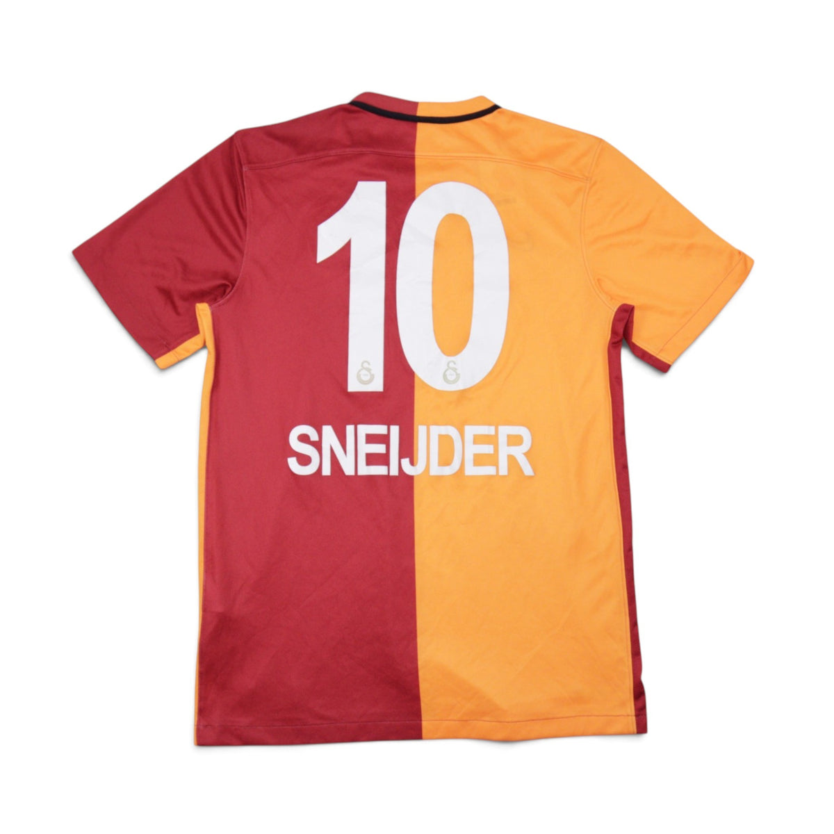 Galatasaray 2015/16 home shirt back view with number 10 and Sneijder name print