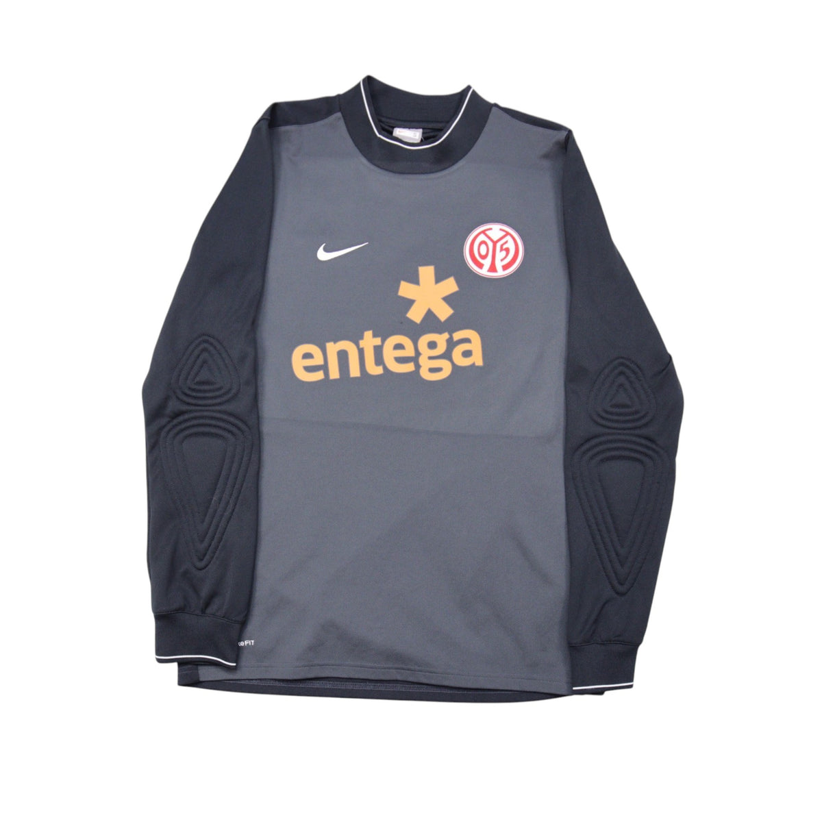 Front view of Mainz 05 goalkeeper shirt with Nike logo and Entega sponsor print