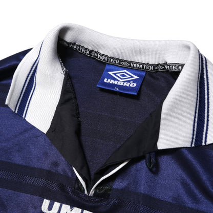 Umbro size XL label and collar detail on Scotland 1998-00 home shirt
