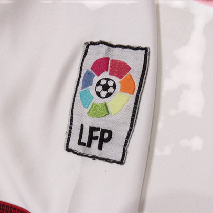 Close-up of the LFP Spanish league patch on the right sleeve