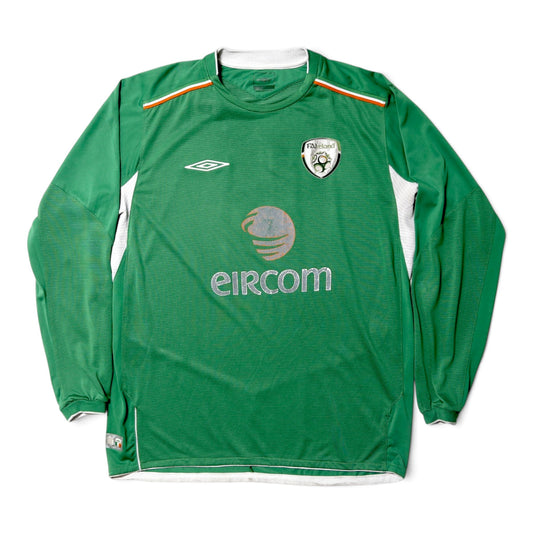 2004/06 Republic of Ireland Umbro home shirt front view, green with eircom sponsor and FAI crest