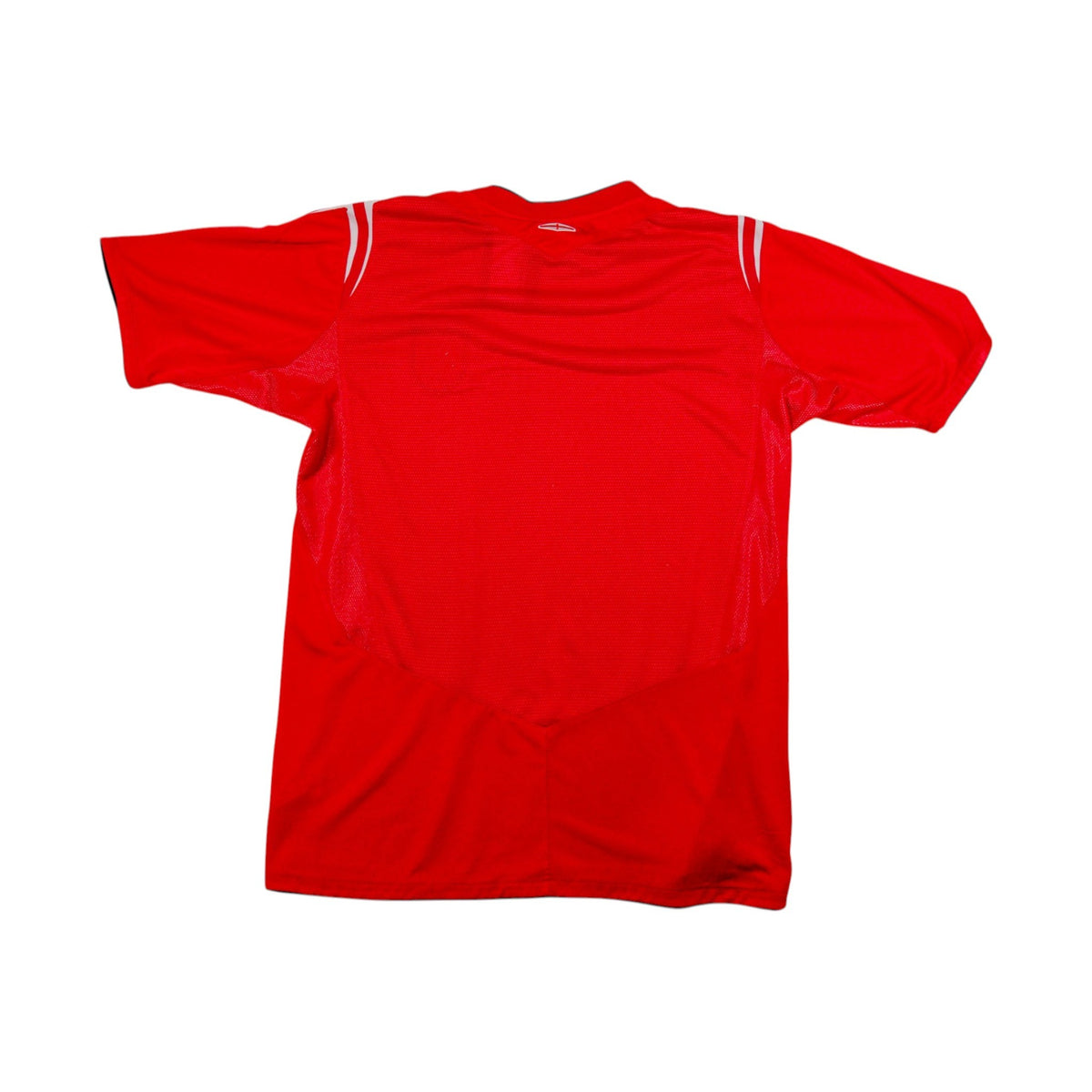 2004/06 England away shirt back view, plain red with white shoulder detailing