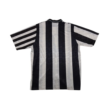 Newcastle United 1991/93 home shirt back view showing stripe pattern