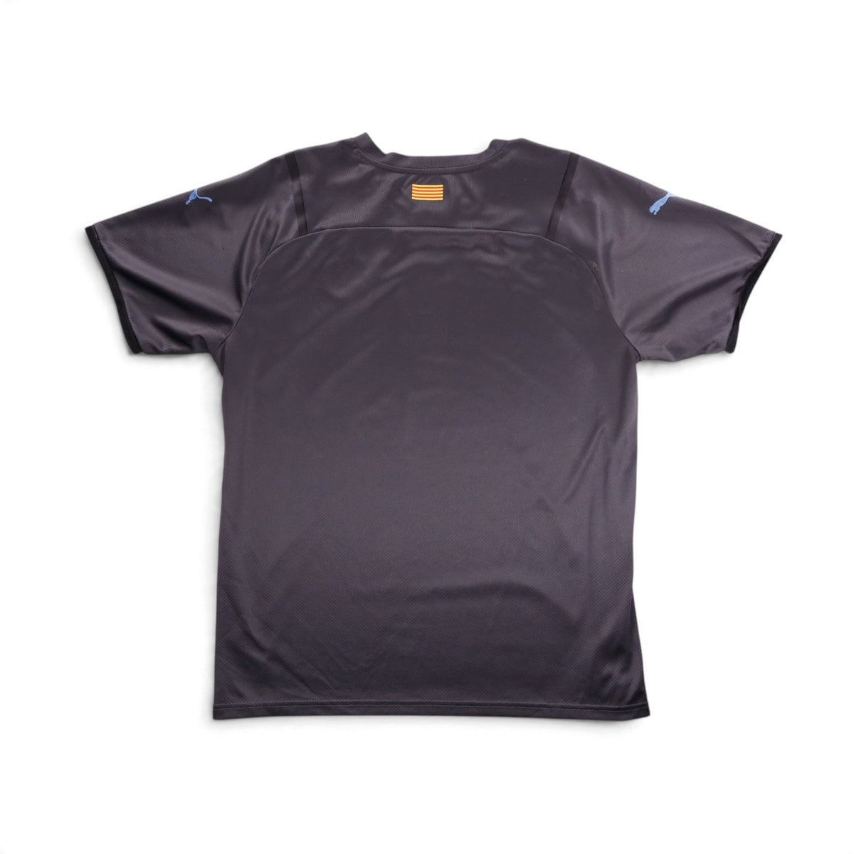 Back view of the 2021/22 Girona away shirt showing the plain back and Catalan flag tab at the collar.