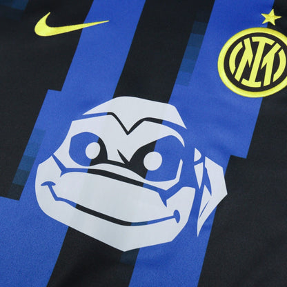 Close-up of the Inter crest and Ninja Turtle graphic on the chest