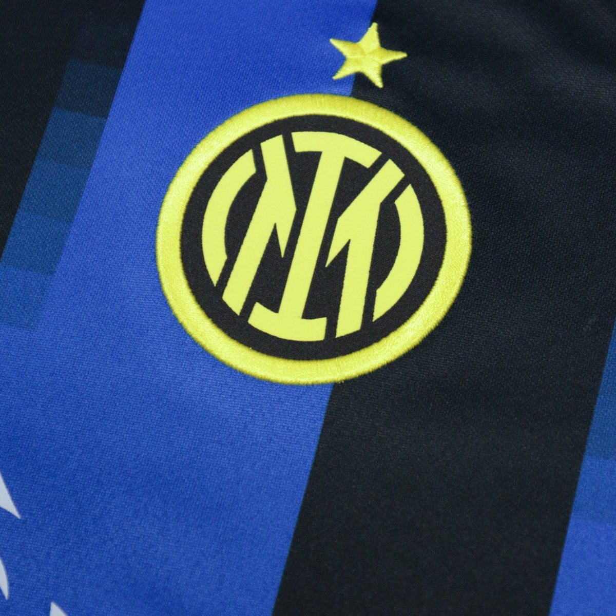 Close-up of the Inter crest with star above it